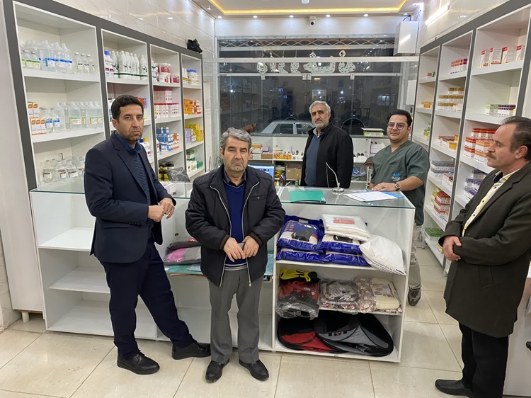 بازدیدکارشناسان اداره تشخیص و درمان  در معیت رئیس شبکه دامپزشکی کاشمر از داروخانه ها، مراکز درمانی بخش خصوصی 